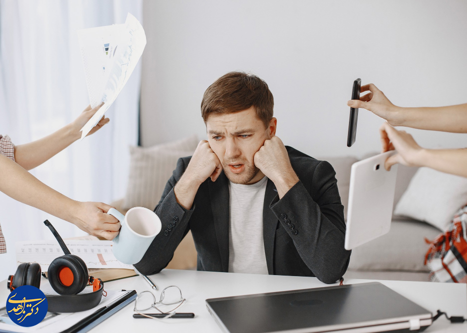 کلافکی و رضایت شغلی کارکنان کلینیک